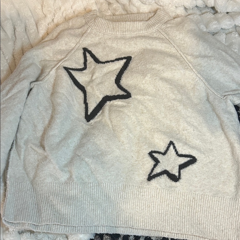 Cozy Gray Sweater with Black Star Accents